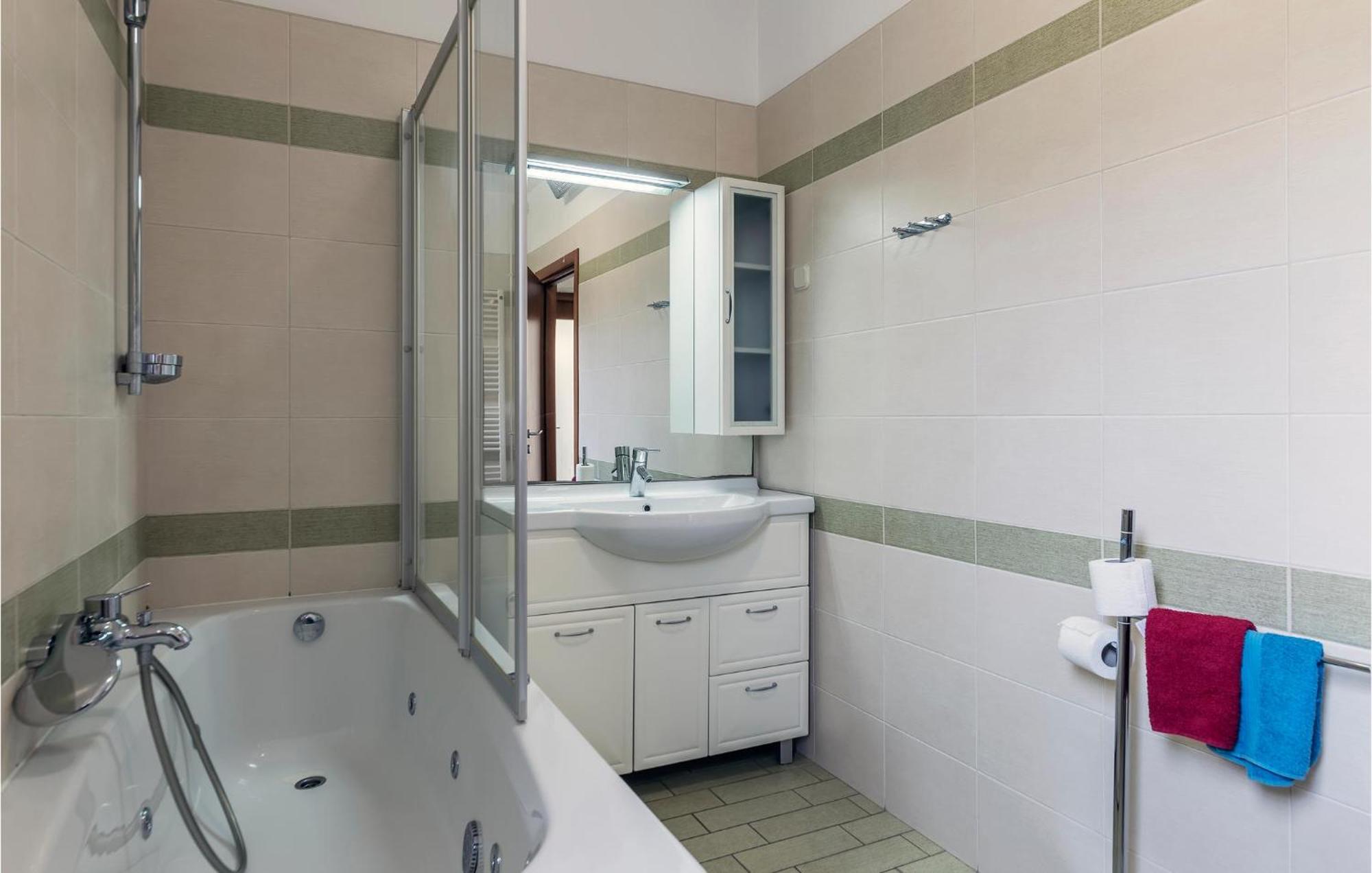 Apartman Gorgeous Apartment In Pula With Wifi *